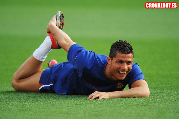 cristiano_allonge-pelouse